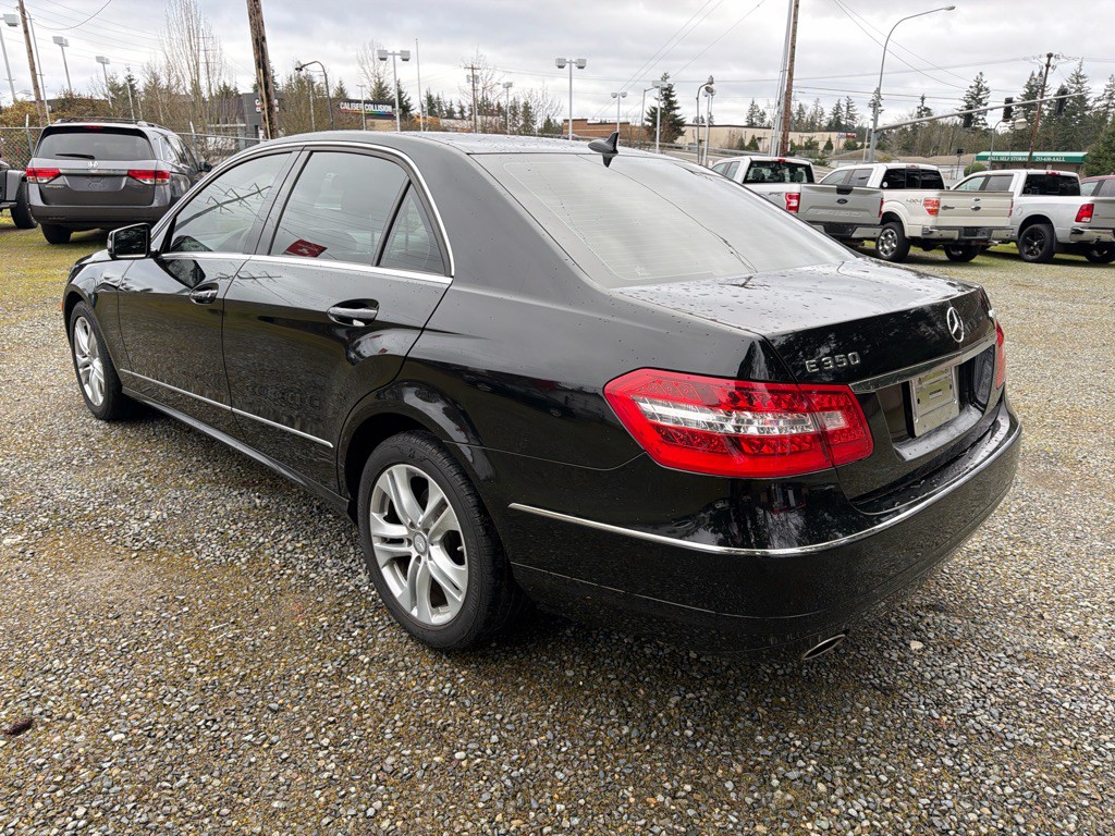 2010 Mercedes-Benz E-Class Image 5