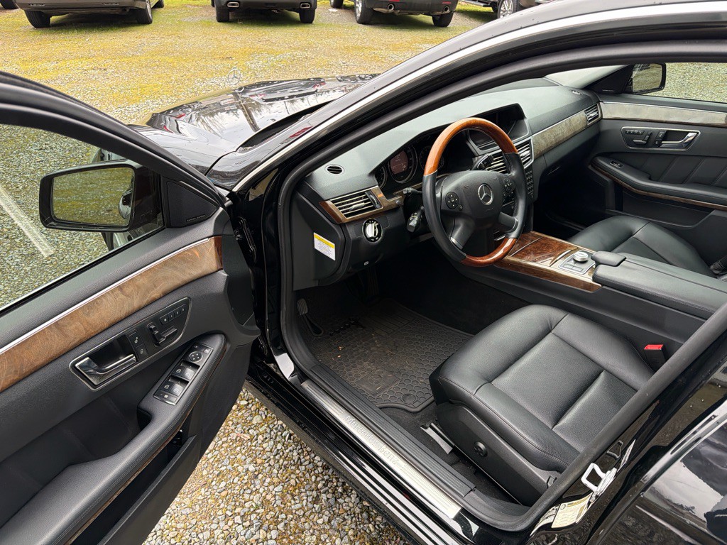 2010 Mercedes-Benz E-Class Image 9