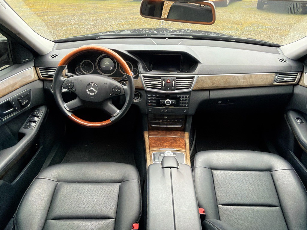 2010 Mercedes-Benz E-Class Image 10