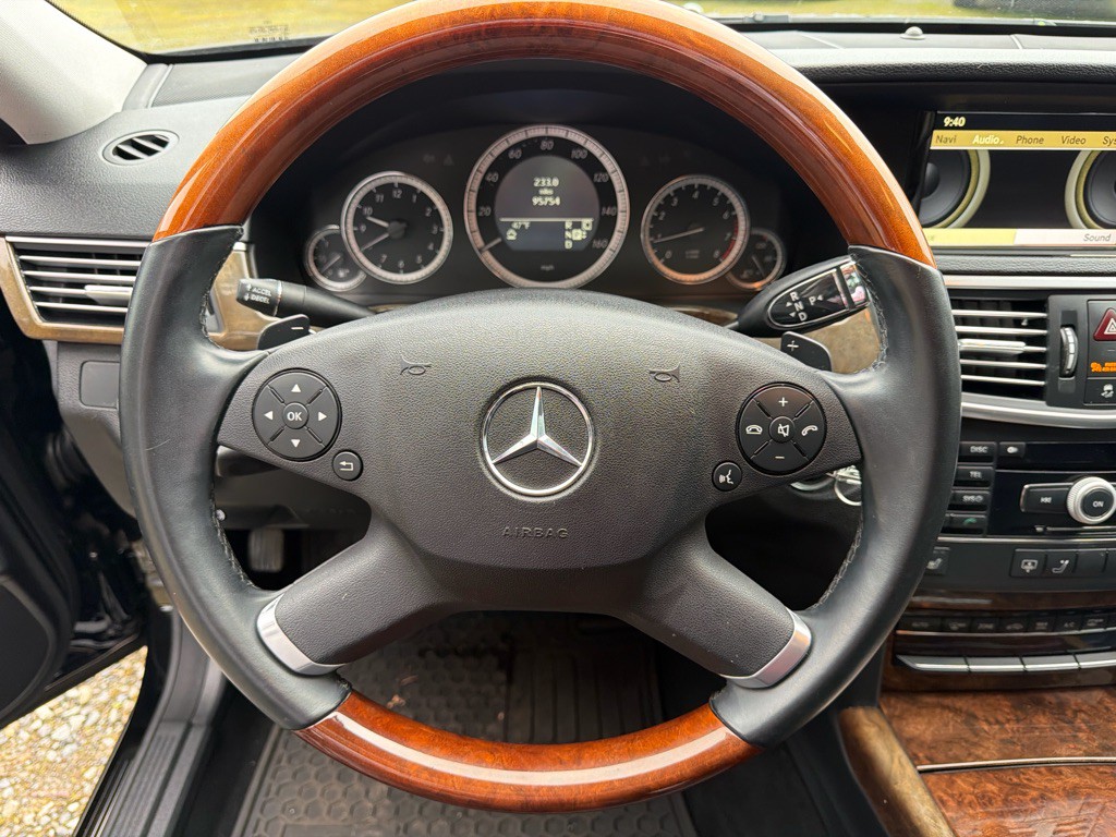 2010 Mercedes-Benz E-Class Image 12