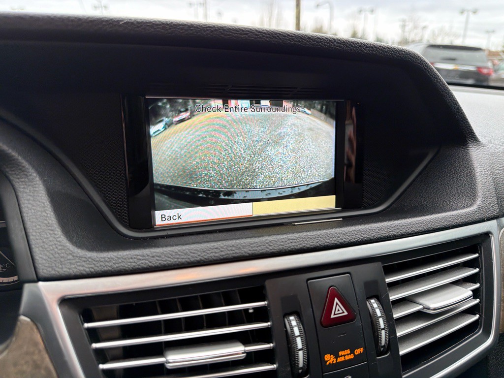 2010 Mercedes-Benz E-Class Image 15