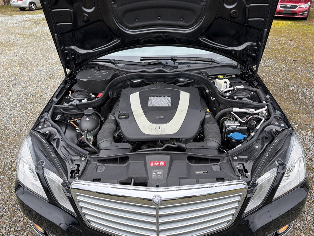 2010 Mercedes-Benz E-Class Image 17
