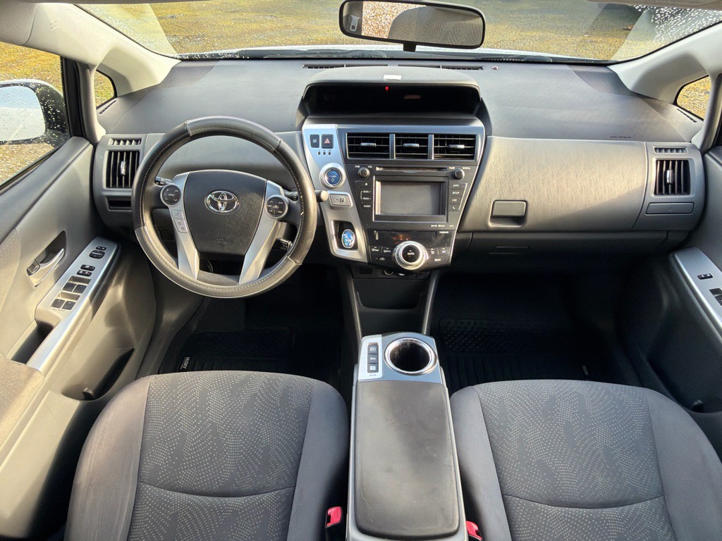 2014 Toyota Prius Image 11