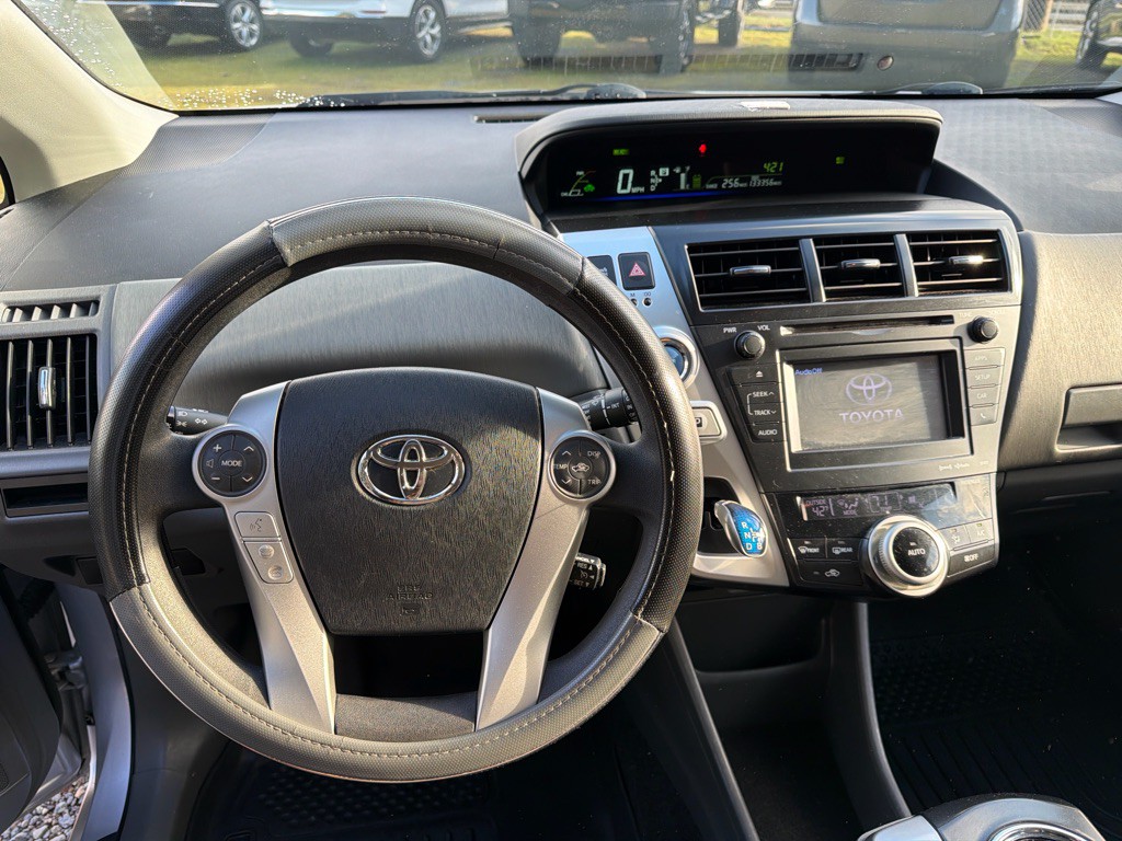 2014 Toyota Prius Image 12