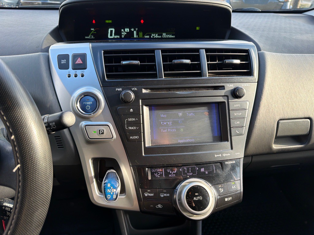 2014 Toyota Prius Image 14