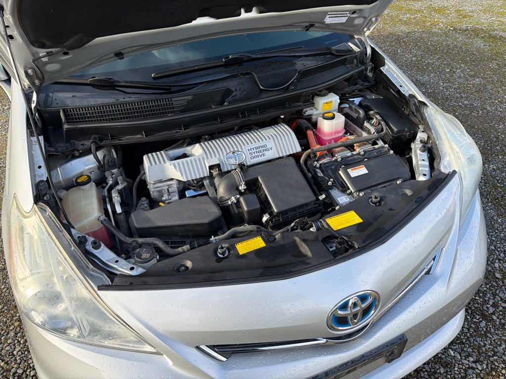 2014 Toyota Prius Image 18