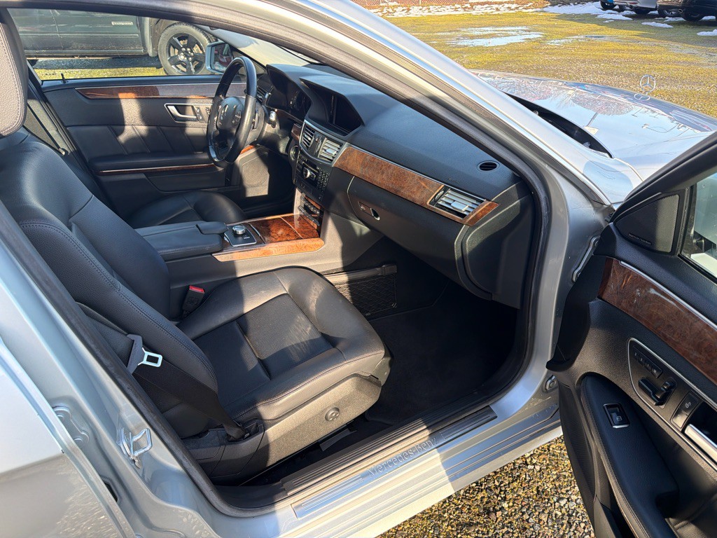 2013 Mercedes-Benz E-Class Image 9