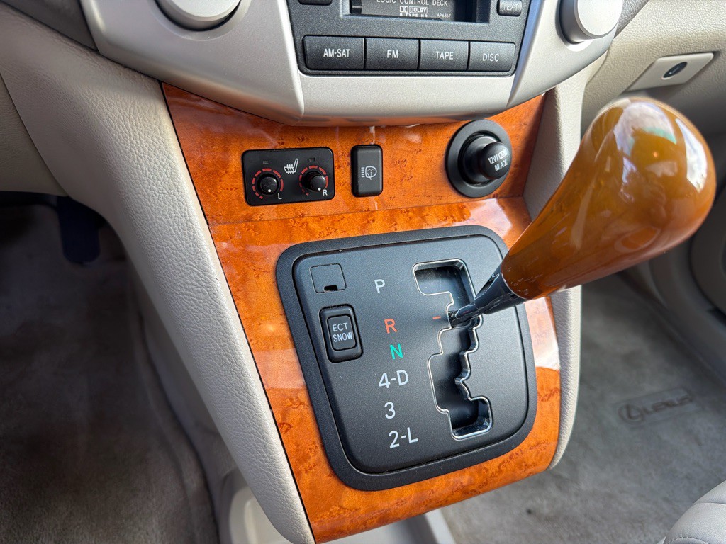 2007 Lexus RX Image 17