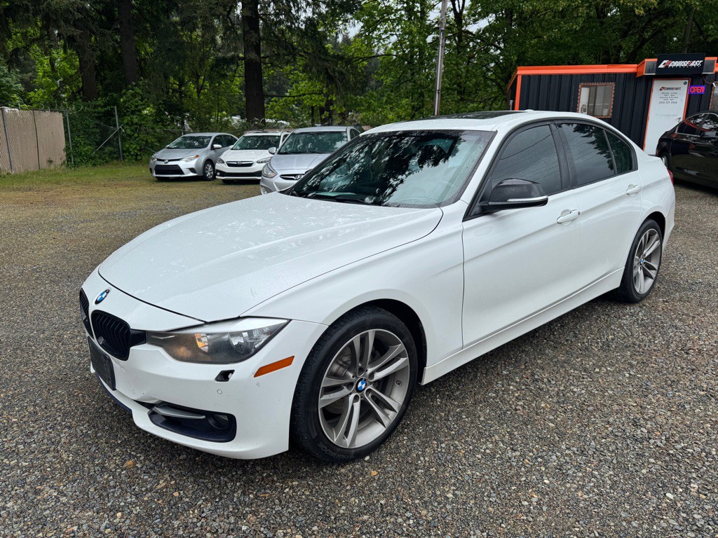 2014 BMW 3 Series Image 2