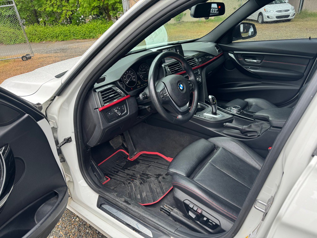 2014 BMW 3 Series Image 8