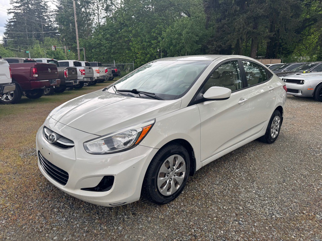 2016 Hyundai Accent Image 2