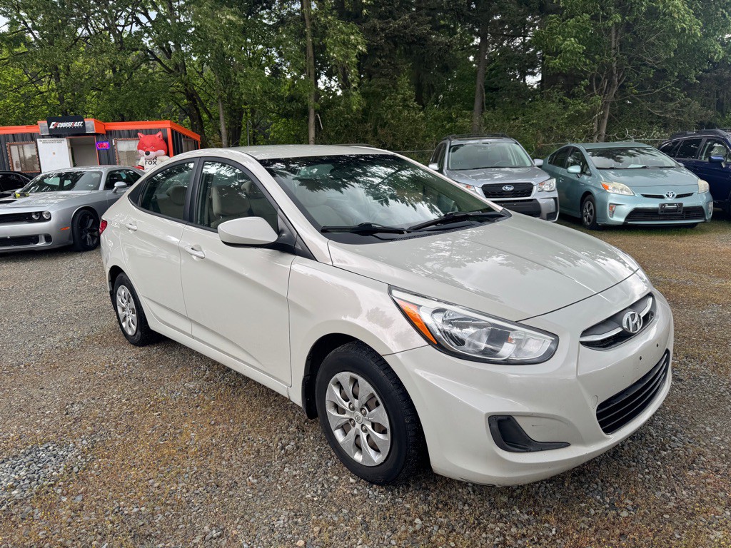 2016 Hyundai Accent Image 3