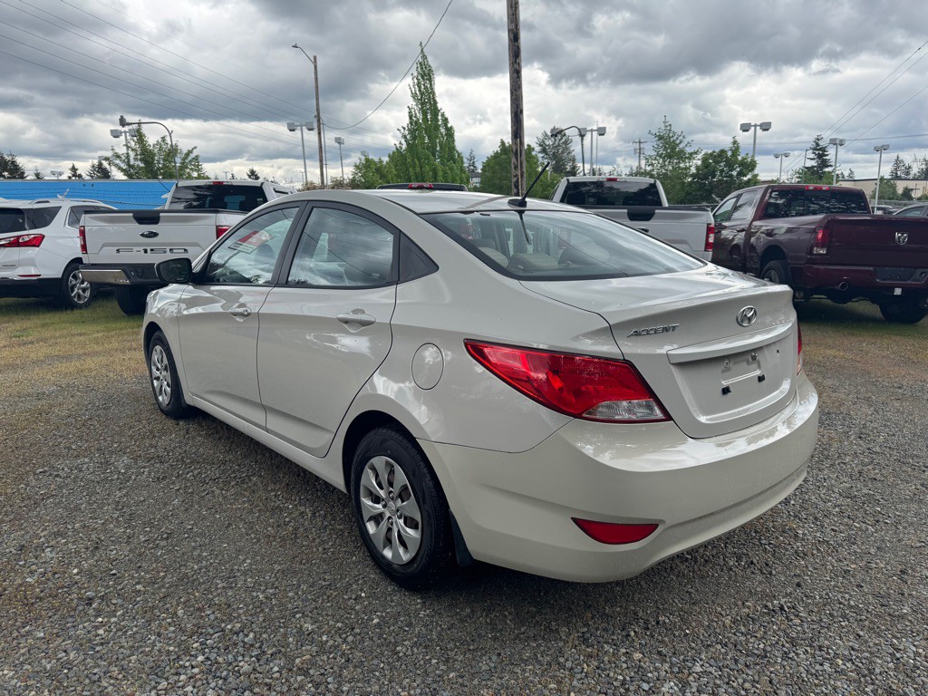 2016 Hyundai Accent Image 5