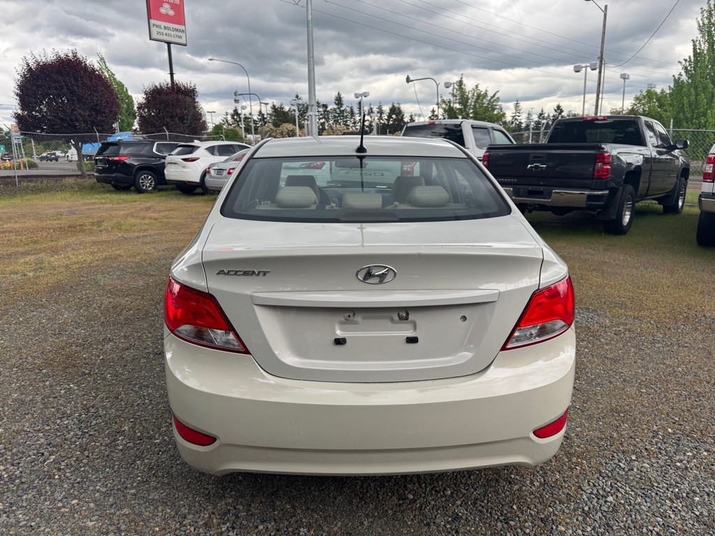 2016 Hyundai Accent Image 6