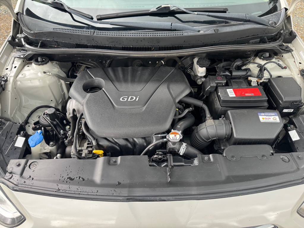 2016 Hyundai Accent Image 13