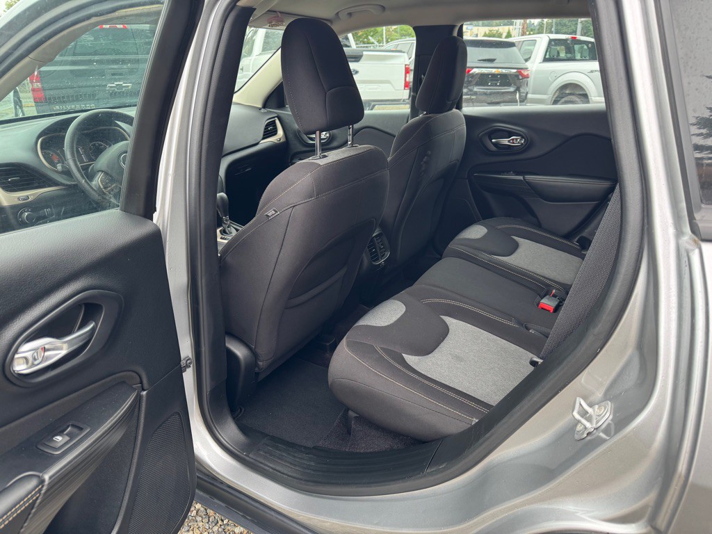 2017 Jeep Cherokee Image 8