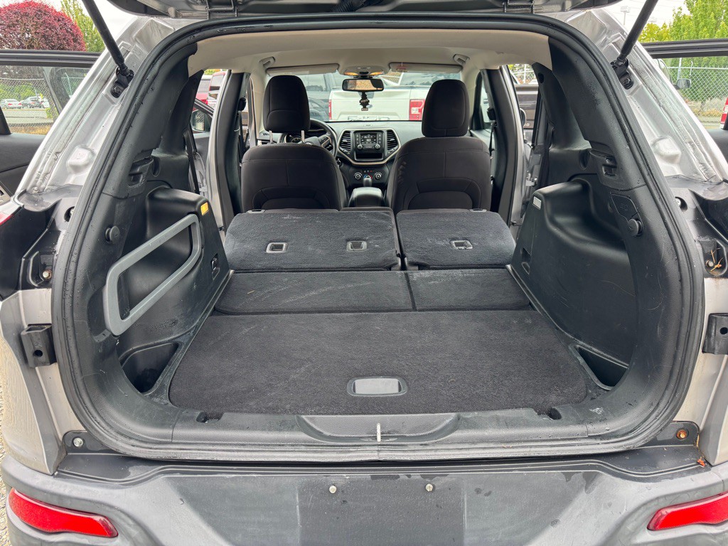2017 Jeep Cherokee Image 11