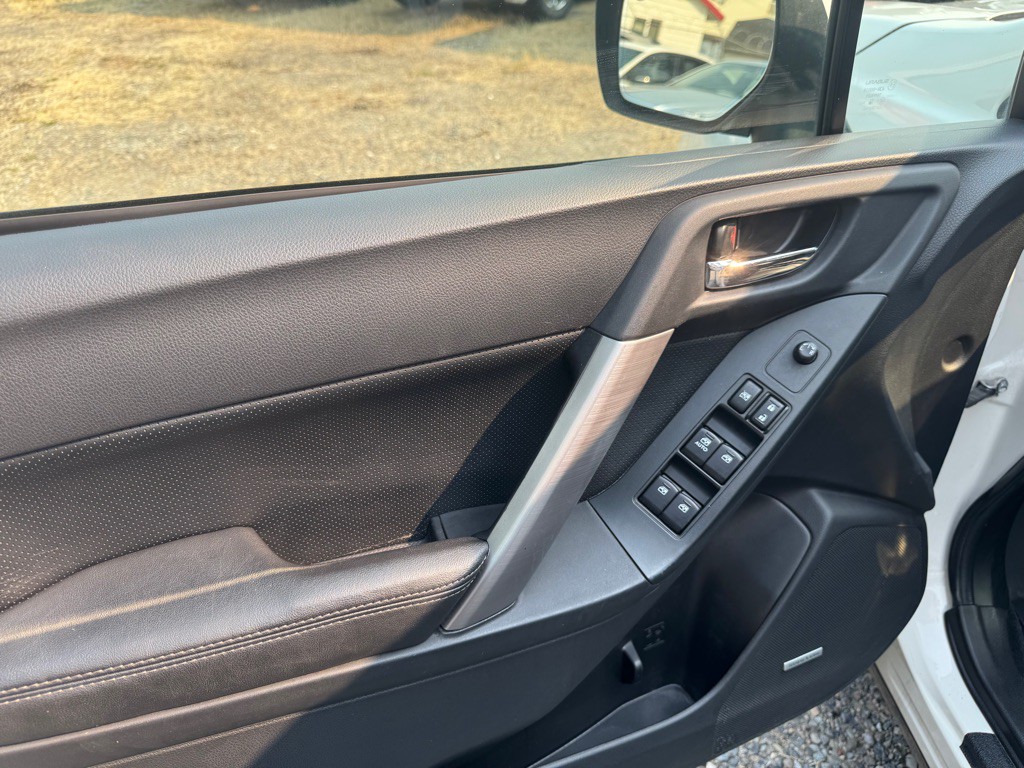 2015 Subaru Forester Image 8
