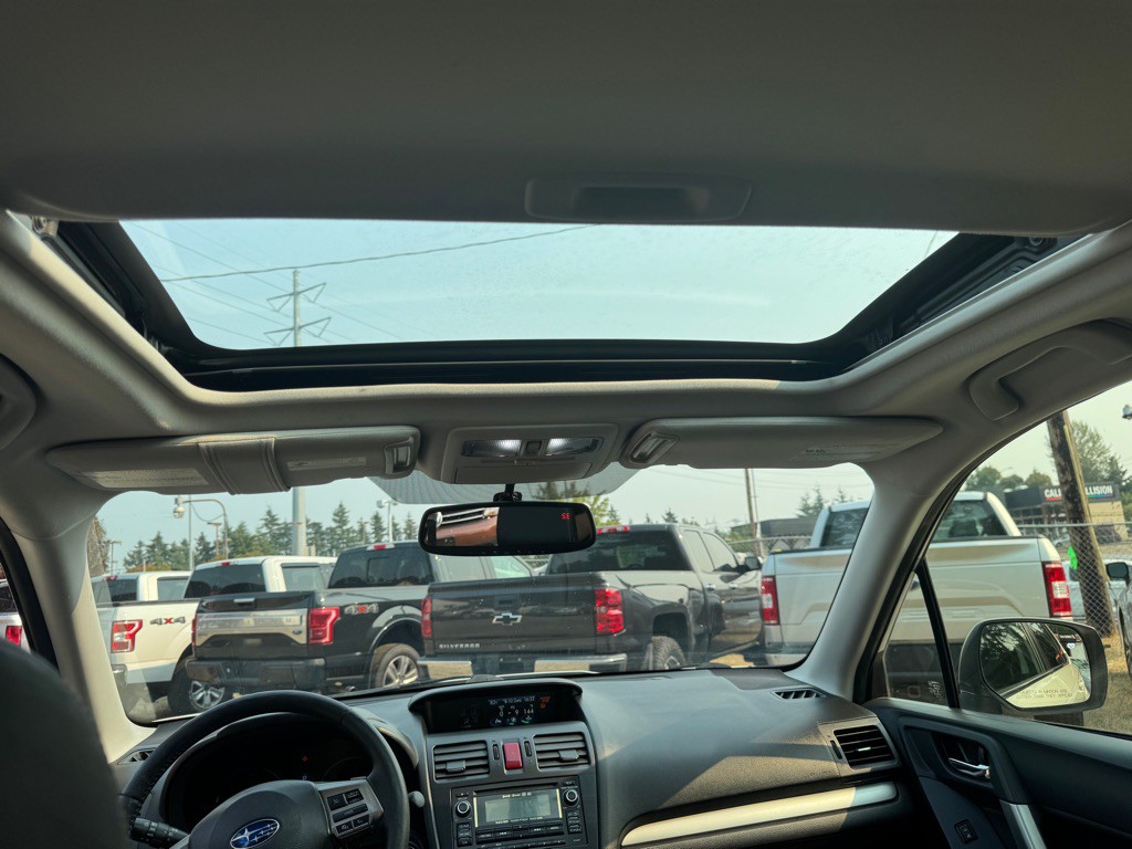 2015 Subaru Forester Image 11