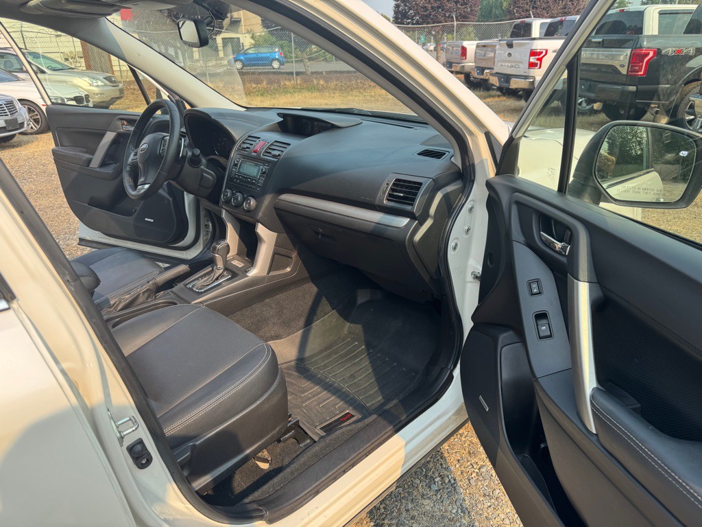 2015 Subaru Forester Image 16