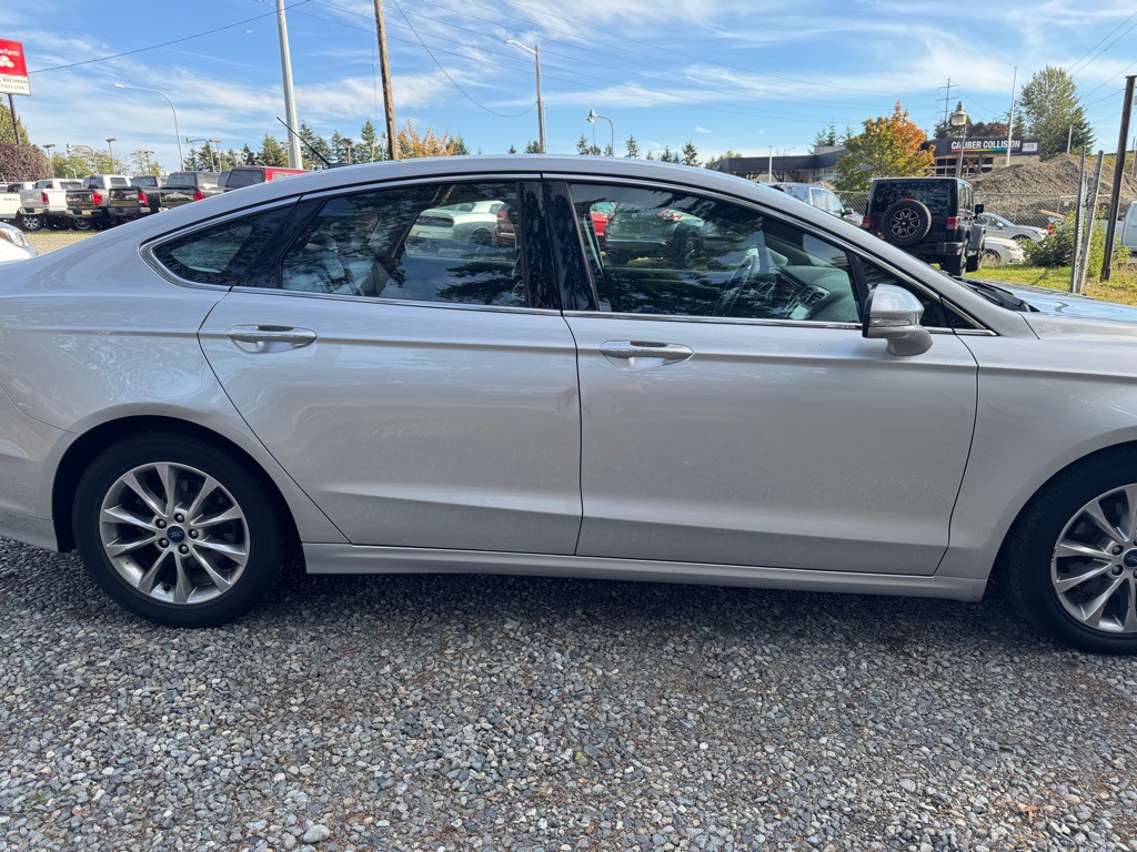 2017 Ford Fusion Image 3