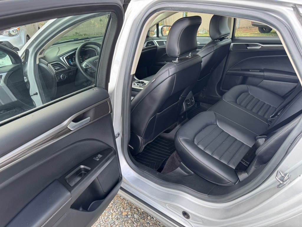 2017 Ford Fusion Image 9