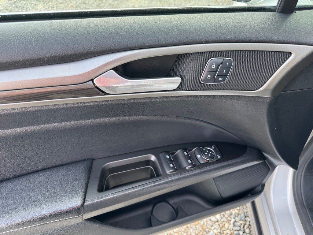 2017 Ford Fusion Image 15