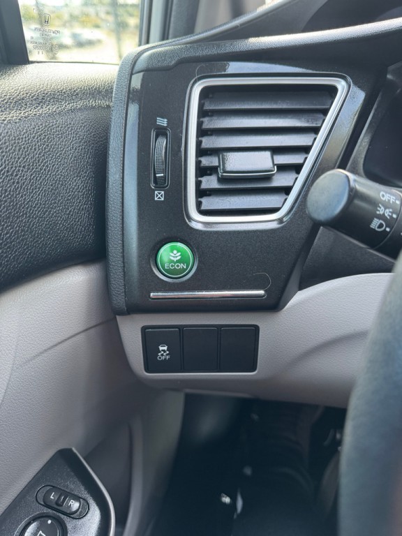 2015 Honda Civic Image 16
