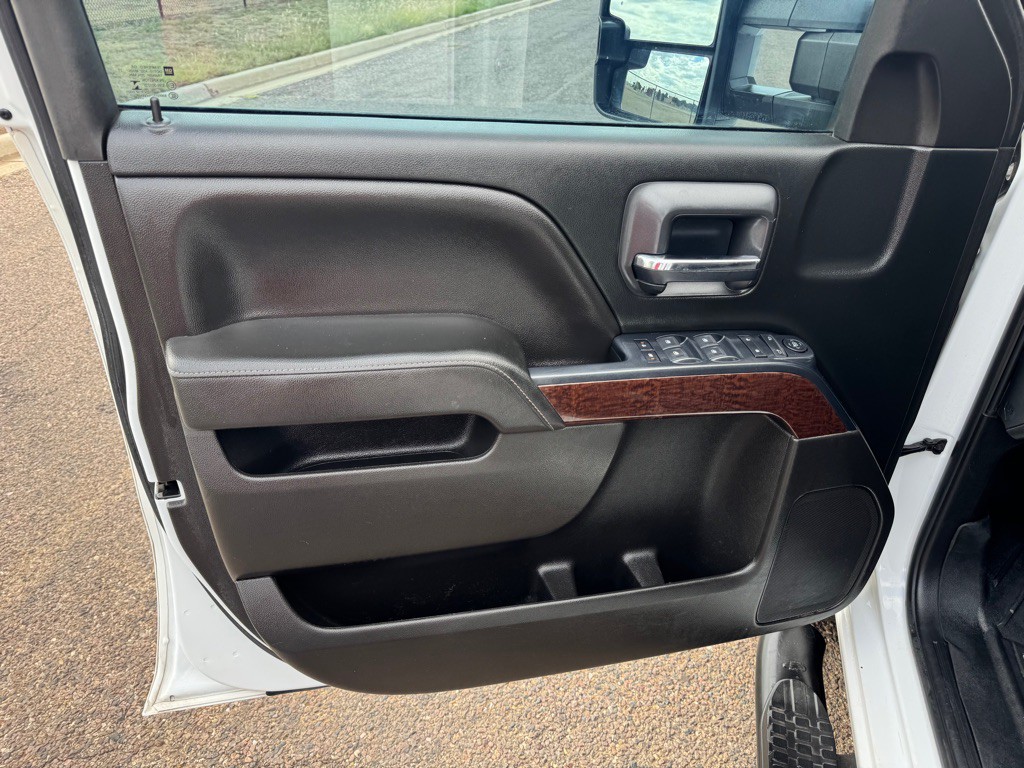 2018 GMC Sierra Image 16