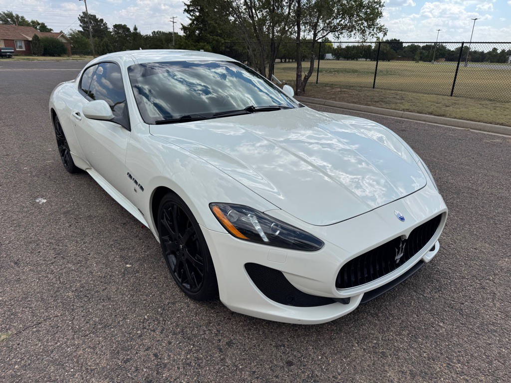 2016 Maserati GranTurismo Image 4
