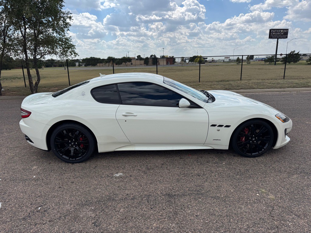 2016 Maserati GranTurismo Image 5