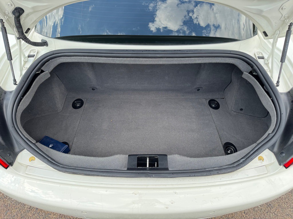 2016 Maserati GranTurismo Image 9