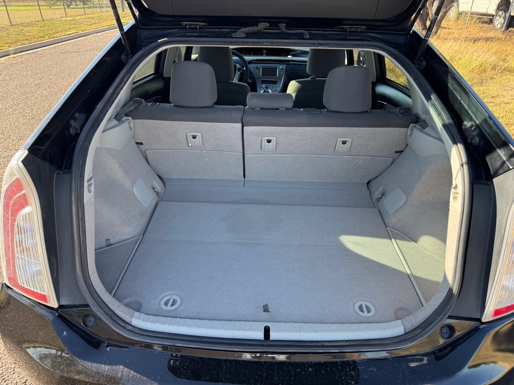 2013 Toyota Prius Image 9