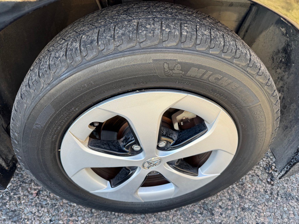 2013 Toyota Prius Image 11