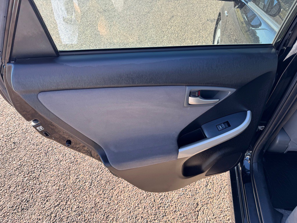 2013 Toyota Prius Image 13