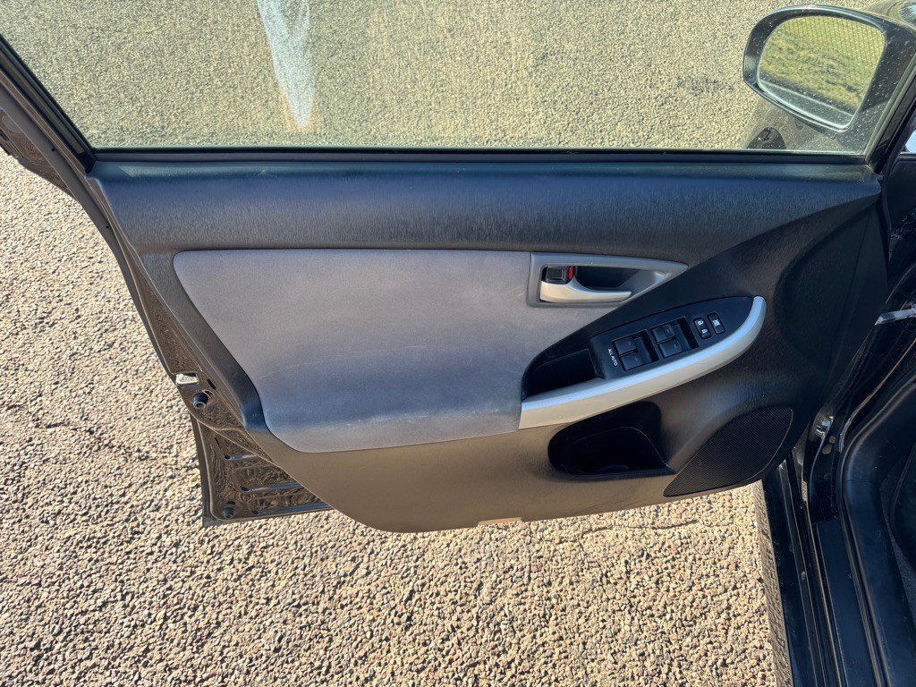 2013 Toyota Prius Image 15