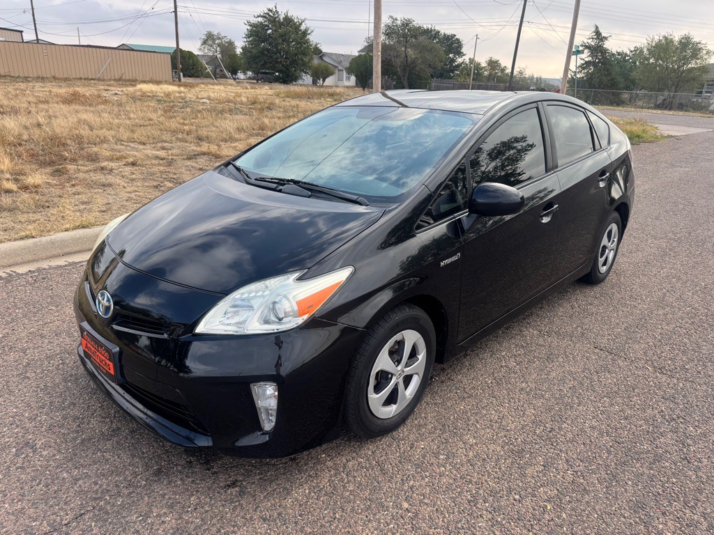 2013 Toyota Prius Image 2