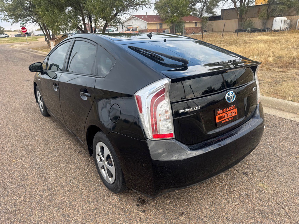 2013 Toyota Prius Image 8