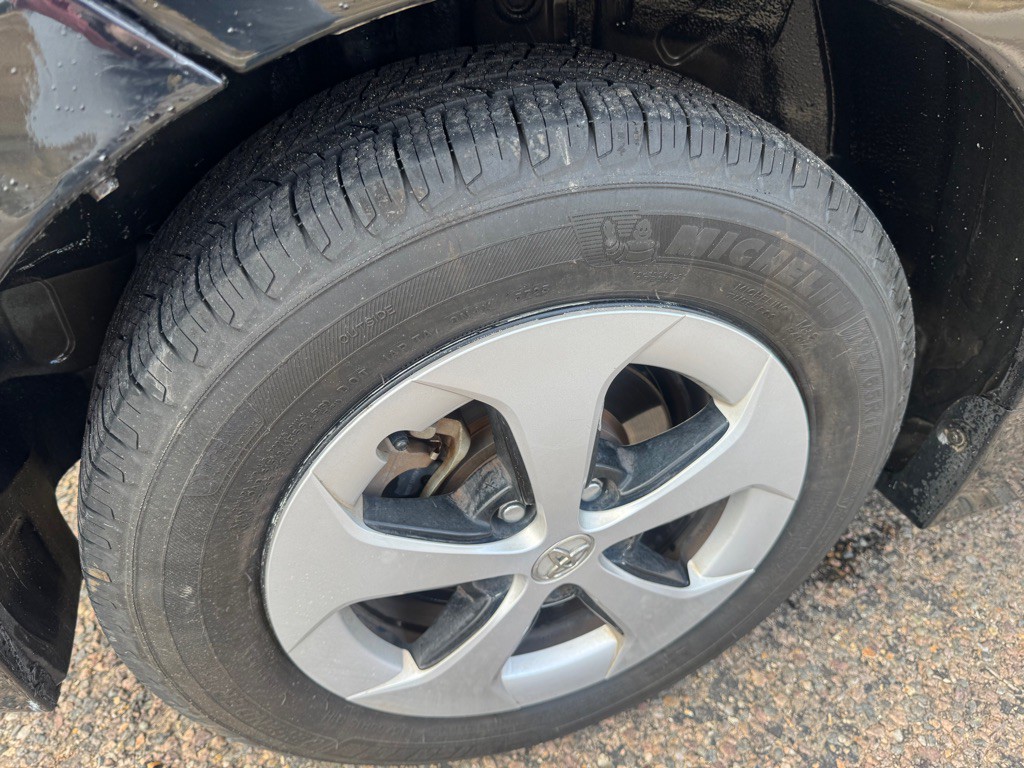 2013 Toyota Prius Image 10