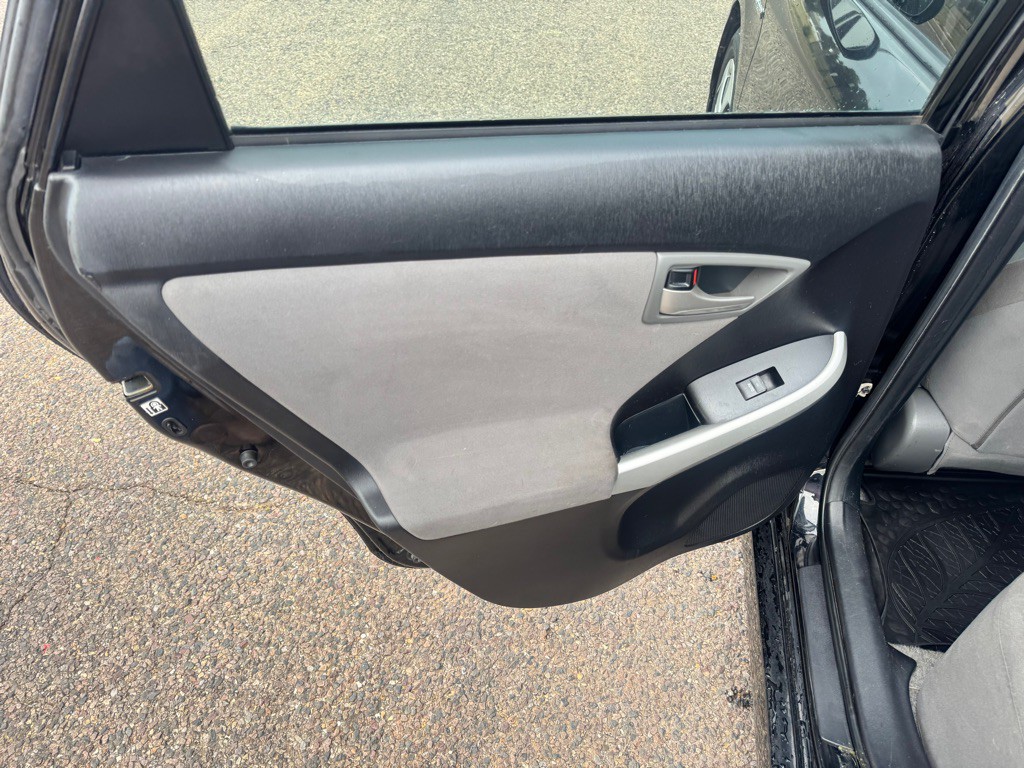 2013 Toyota Prius Image 13