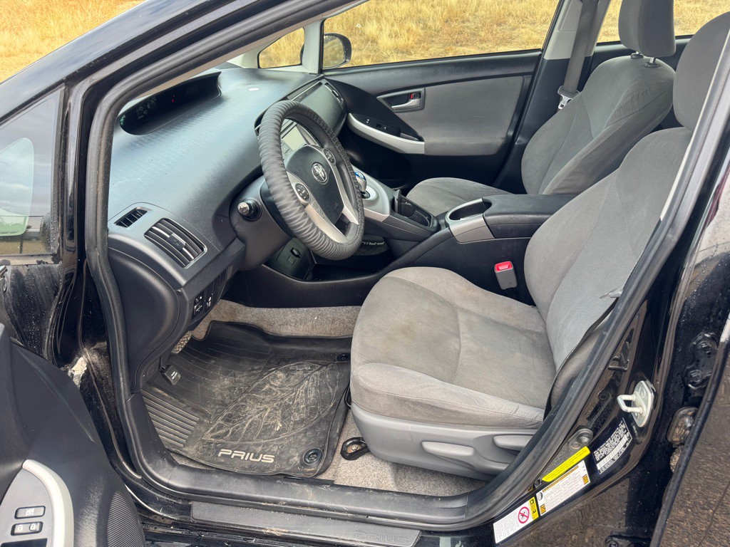 2013 Toyota Prius Image 14