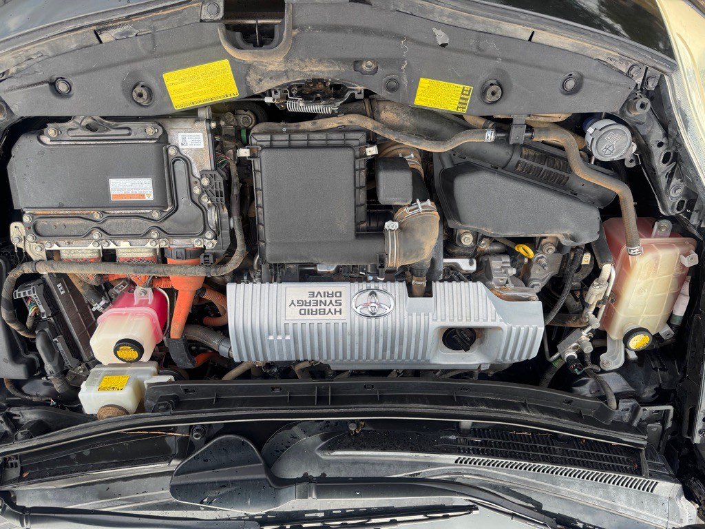 2013 Toyota Prius Image 16