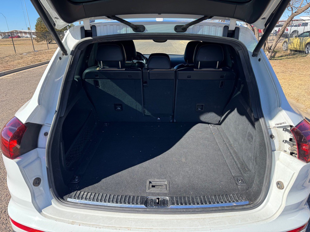 2017 Porsche Cayenne Image 9