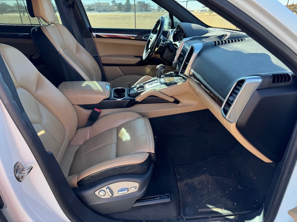 2017 Porsche Cayenne Image 11