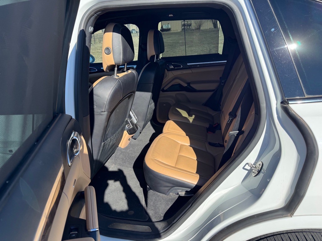 2017 Porsche Cayenne Image 12
