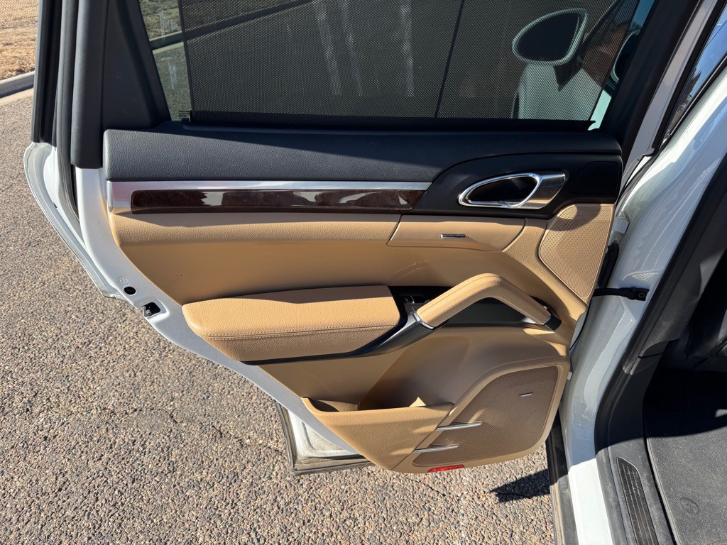 2017 Porsche Cayenne Image 13