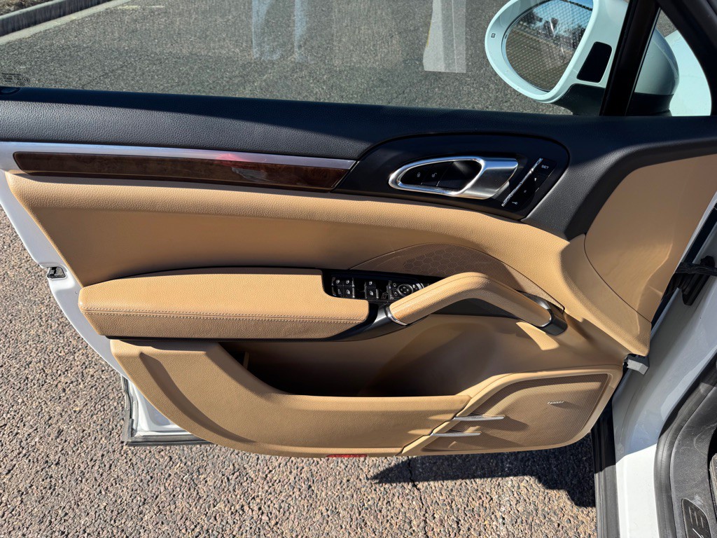 2017 Porsche Cayenne Image 15