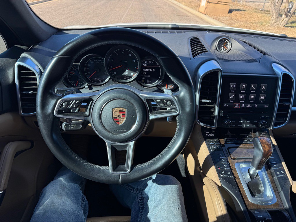 2017 Porsche Cayenne Image 17