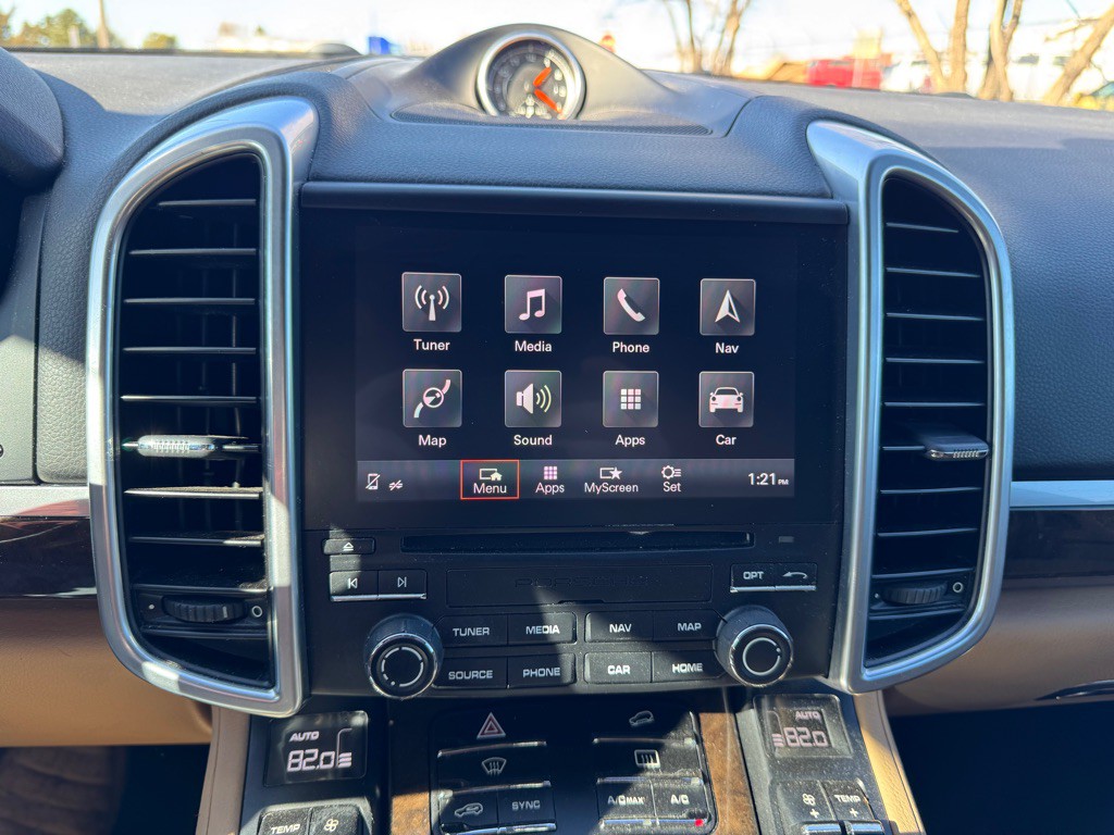 2017 Porsche Cayenne Image 18