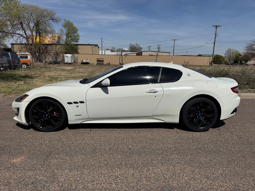2016 Maserati GranTurismo Image 1